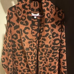 Beautiful print sweater!